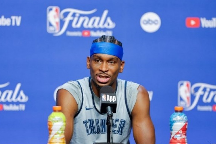 亞歷山大單賽季總得分破 3000 分,締造雷霆傳奇篇章 亞歷山大單賽季總得分破 3000 分,締造雷霆傳奇篇章