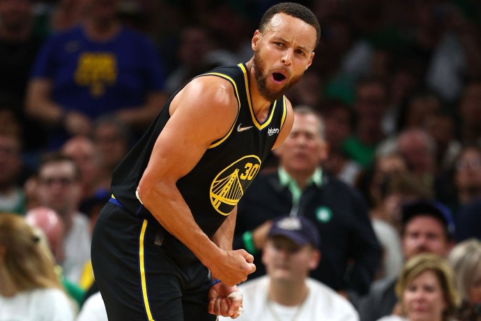 戴爾·庫里稱:庫里完全能打到40歲 戴爾·庫里稱:庫里完全能打到40歲