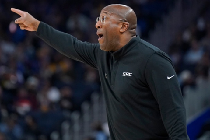 Marks:邁克?布朗的執(zhí)教經(jīng)驗(yàn),是球隊(duì)寶貴的財(cái)富 Marks:邁克?布朗的執(zhí)教經(jīng)驗(yàn),是球隊(duì)寶貴的財(cái)富