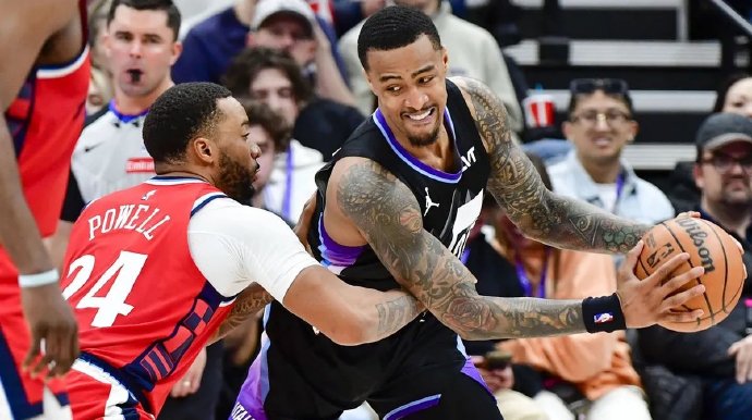 快船隊(duì)迎來重磅補(bǔ)強(qiáng):約翰·科林斯加盟 快船隊(duì)迎來重磅補(bǔ)強(qiáng):約翰·科林斯加盟