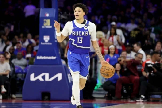 雄鹿官宣續約羅林斯:三年1200萬,未來可期 ? 雄鹿官宣續約羅林斯:三年1200萬,未來可期 ?