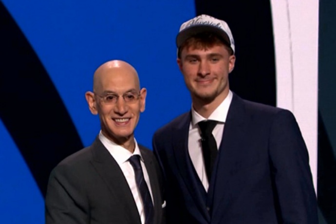 弗拉格夏聯首秀對陣布朗尼,票價創歷史新高 弗拉格夏聯首秀對陣布朗尼,票價創歷史新高