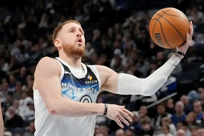 迪文琴佐獲得意大利國(guó)籍，將有資格代表國(guó)家隊(duì)出戰(zhàn)