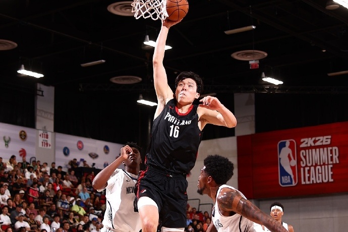 鵜鶘三人被驅逐，開拓者險勝鵜鶘