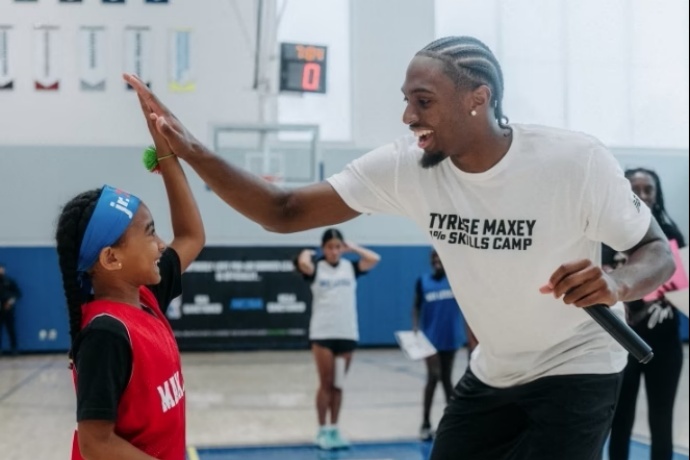 馬克西談舉辦免費籃球訓練營:回饋社區感覺很棒 給他人帶來快樂我也會開心 馬克西談舉辦免費籃球訓練營:回饋社區感覺很棒 給他人帶來快樂我也會開心