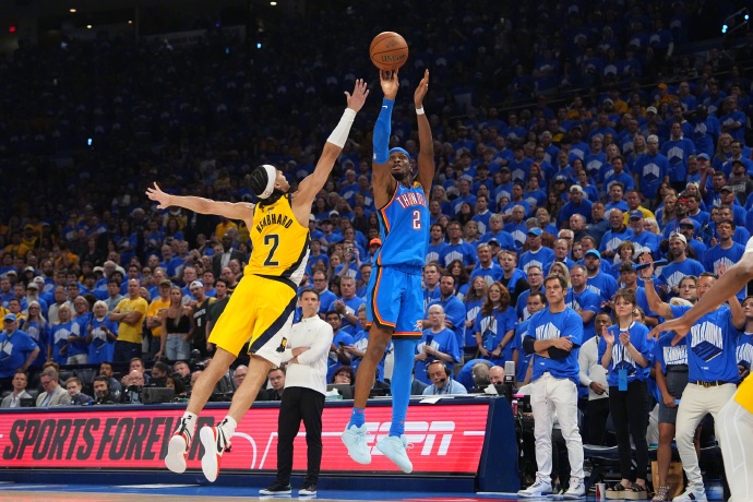 亞歷山大帶總冠軍獎杯返回家鄉!市長贈送城市鑰匙 將以他名字命名街道 亞歷山大帶總冠軍獎杯返回家鄉!市長贈送城市鑰匙 將以他名字命名街道