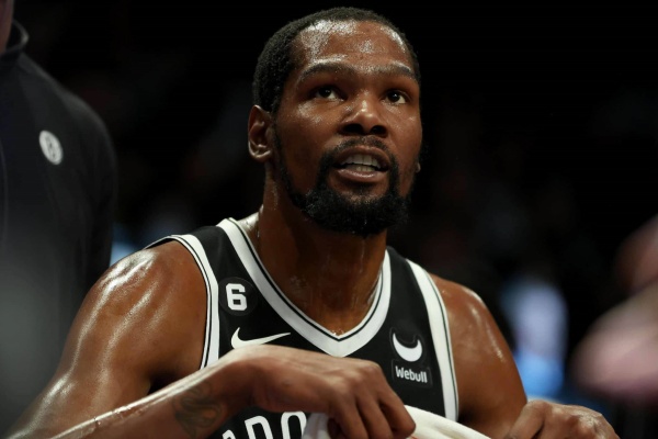 凱文-杜蘭特假期中突現網絡,與勇士球迷激烈交鋒 凱文-杜蘭特假期中突現網絡,與勇士球迷激烈交鋒