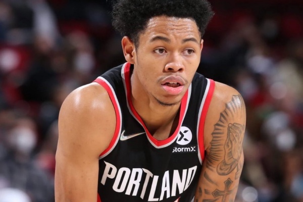 安芬尼-西蒙斯留隊懸念揭曉:綠軍新賽季后場火力或將升級 安芬尼-西蒙斯留隊懸念揭曉:綠軍新賽季后場火力或將升級